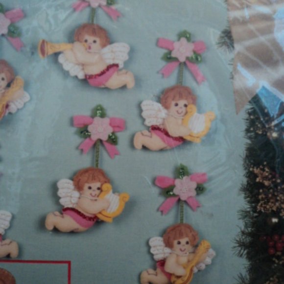 Bucilla Christmas Cherubs ornaments felt craft kit - Picture 3 of 4